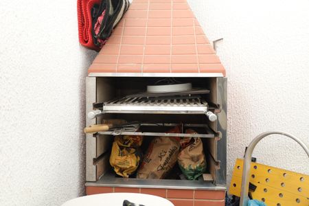 Casa à venda com 122m², 2 quartos e 1 vagaÁrea de Serviço - Churrasqueira