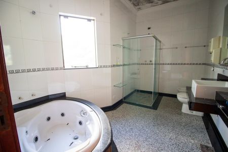 Casa para alugar com 355m², 4 quartos e 15 vagasBanheiro da Suíte 1