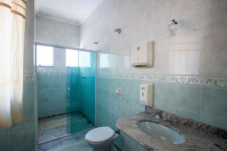 Casa para alugar com 355m², 4 quartos e 15 vagasBanheiro