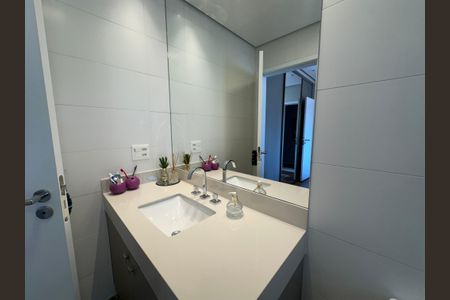 Apartamento à venda com 228m², 3 quartos e sem vagaBanheiro da Suíte 1