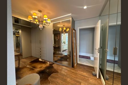 Apartamento à venda com 228m², 3 quartos e sem vagaCloset da suíte