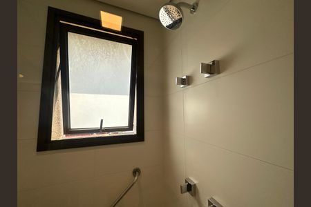 Apartamento à venda com 228m², 3 quartos e sem vagaBanheiro da Suíte 2