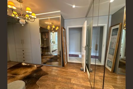 Apartamento à venda com 228m², 3 quartos e sem vagaCloset da suíte