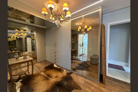 Apartamento à venda com 228m², 3 quartos e sem vagaCloset da suíte