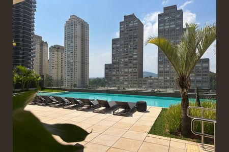Apartamento à venda com 228m², 3 quartos e sem vagaÁrea comum - Piscina