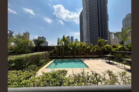 Apartamento à venda com 228m², 3 quartos e sem vagaÁrea comum - Piscina