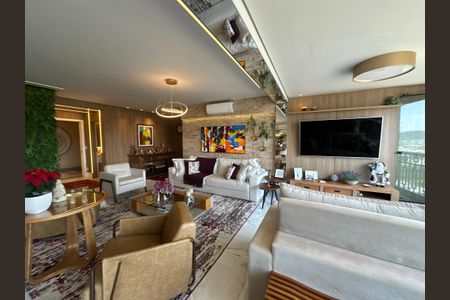 Apartamento à venda com 228m², 3 quartos e sem vagaSala