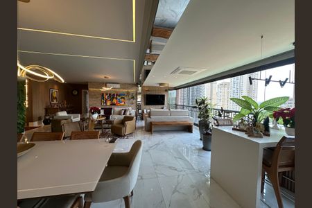 Apartamento à venda com 228m², 3 quartos e sem vagaSala