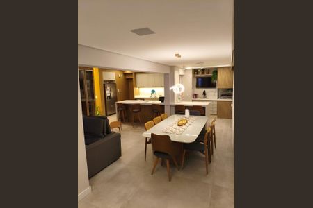 Apartamento à venda com 151m², 3 quartos e 2 vagasFoto 02