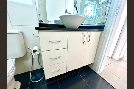 Casa de condomínio à venda com 85m², 2 quartos e 1 vaga Casa de condomínio à venda com 85m², 2 quartos e 1 vagaBanheiro