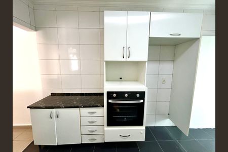 Casa de condomínio à venda com 85m², 2 quartos e 1 vaga Casa de condomínio à venda com 85m², 2 quartos e 1 vagaCozinha