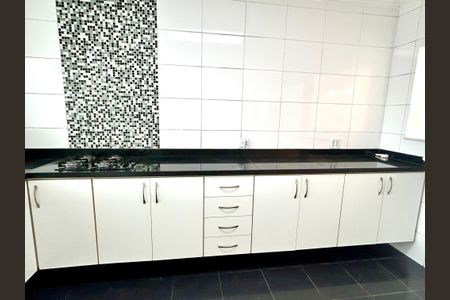 Casa de condomínio à venda com 85m², 2 quartos e 1 vaga Casa de condomínio à venda com 85m², 2 quartos e 1 vagaCozinha