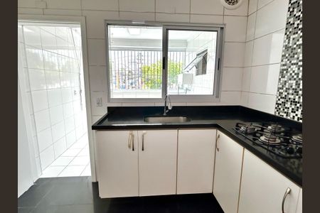 Casa de condomínio à venda com 85m², 2 quartos e 1 vaga Casa de condomínio à venda com 85m², 2 quartos e 1 vagaCozinha