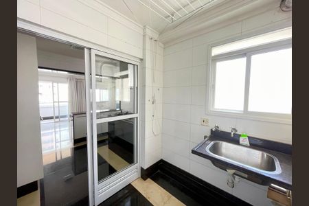 Apartamento à venda com 113m², 3 quartos e 3 vagas Apartamento à venda com 113m², 3 quartos e 3 vagasÁrea de Serviço