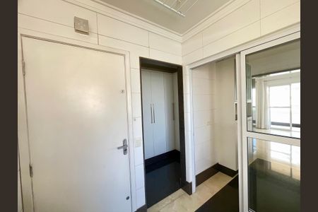 Apartamento à venda com 113m², 3 quartos e 3 vagas Apartamento à venda com 113m², 3 quartos e 3 vagasÁrea de Serviço