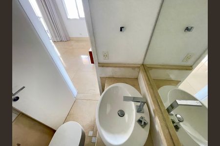 Apartamento à venda com 113m², 3 quartos e 3 vagas Apartamento à venda com 113m², 3 quartos e 3 vagasLavabo 1