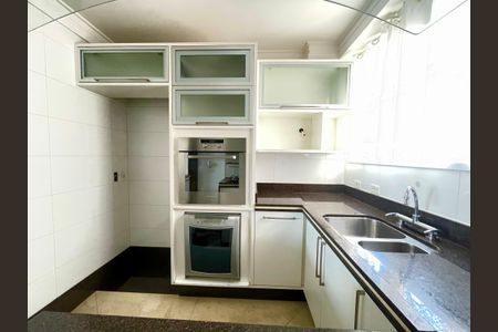 Apartamento à venda com 113m², 3 quartos e 3 vagas Apartamento à venda com 113m², 3 quartos e 3 vagasCozinha