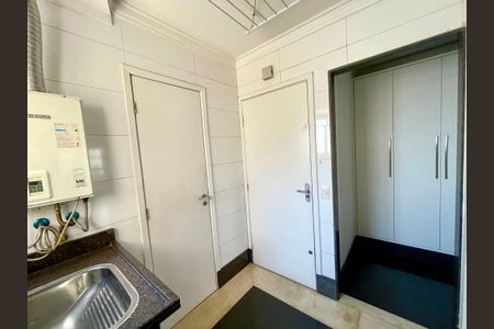 Apartamento à venda com 113m², 3 quartos e 3 vagas Apartamento à venda com 113m², 3 quartos e 3 vagasÁrea de Serviço