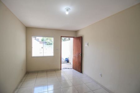 Sala de casa para alugar com 1 quarto, 50m² em São Geraldo, Nova Iguaçu