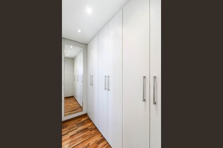Apartamento à venda com 72m², 1 quarto e 2 vagas Apartamento à venda com 72m², 1 quarto e 2 vagasCloset da Suíte
