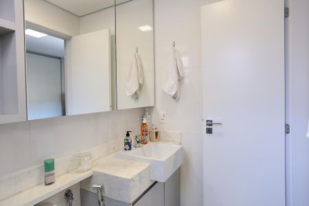 Banheiro da Suíte de apartamento para alugar com 3 quartos, 140m² em Sion, Belo Horizonte