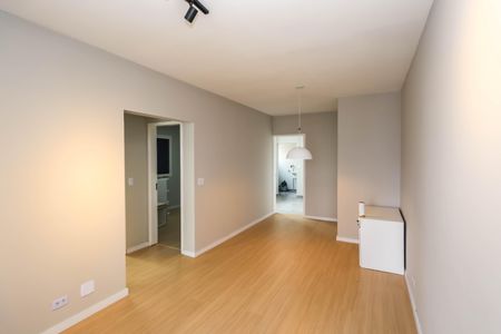 Apartamento à venda com 63m², 2 quartos e 1 vaga Apartamento à venda com 63m², 2 quartos e 1 vagaSala