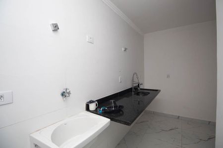 Apartamento à venda com 43m², 2 quartos e sem vaga Apartamento à venda com 43m², 2 quartos e sem vagaCozinha e Área de Serviço