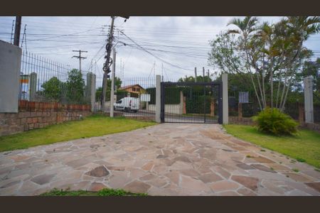 Casa à venda com 230m², 3 quartos e 2 vagas Casa à venda com 230m², 3 quartos e 2 vagasVista