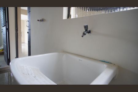 Casa à venda com 230m², 3 quartos e 2 vagas Casa à venda com 230m², 3 quartos e 2 vagasLavanderia