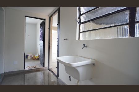 Casa à venda com 230m², 3 quartos e 2 vagas Casa à venda com 230m², 3 quartos e 2 vagasLavanderia