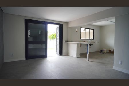 Casa à venda com 230m², 3 quartos e 2 vagas Casa à venda com 230m², 3 quartos e 2 vagasSala/Cozinha