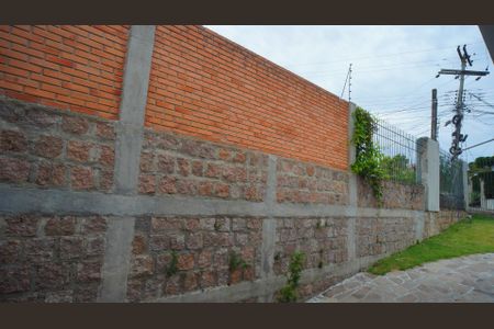 Casa à venda com 230m², 3 quartos e 2 vagas Casa à venda com 230m², 3 quartos e 2 vagasVista