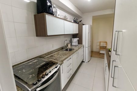 Apartamento para alugar com 105m², 3 quartos e 2 vagas Apartamento para alugar com 105m², 3 quartos e 2 vagasCozinha - Armários