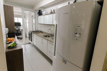 Apartamento para alugar com 105m², 3 quartos e 2 vagas Apartamento para alugar com 105m², 3 quartos e 2 vagasCozinha - Armários