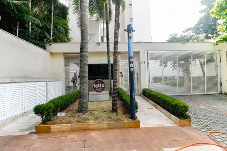 Apartamento para alugar com 105m², 3 quartos e 2 vagas Apartamento para alugar com 105m², 3 quartos e 2 vagasFachada e portaria