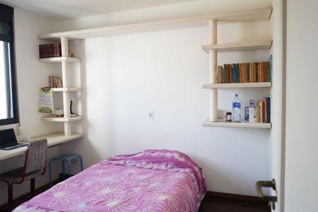 Apartamento à venda com 274m², 4 quartos e 4 vagasQuarto 3