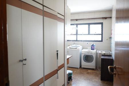 Apartamento à venda com 274m², 4 quartos e 4 vagasÁrea de Serviço