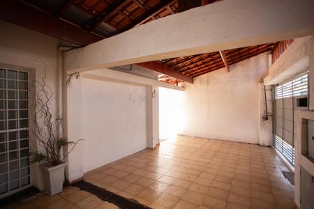 Casa à venda com 300m², 3 quartos e 6 vagasGARAGEM