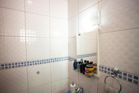 Casa à venda com 300m², 3 quartos e 6 vagasBANHEIRO DA SUÍTE 2