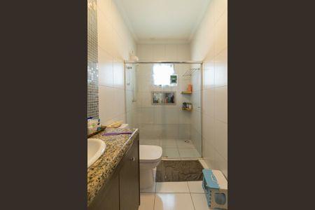 Casa à venda com 147m², 3 quartos e 3 vagasBanheiro Suíte 2