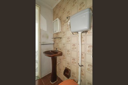 Banheiro de apartamento para alugar com 1 quarto, 39m² em Humaitá, Porto Alegre