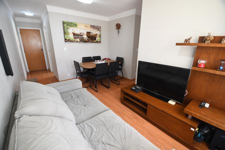 Sala de apartamento à venda com 3 quartos, 70m² em Vila Nova Teixeira, Campinas