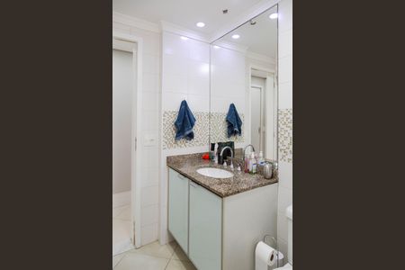 Apartamento à venda com 86m², 3 quartos e 2 vagasBanheiro social