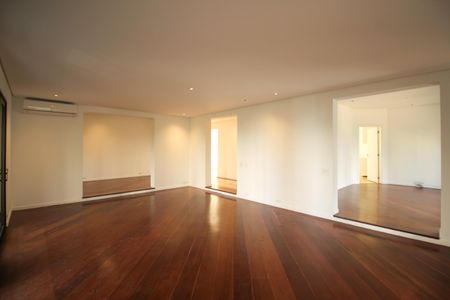 Apartamento para alugar com 290m², 3 quartos e 4 vagas Apartamento para alugar com 290m², 3 quartos e 4 vagasSala 1