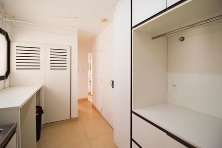 Apartamento para alugar com 290m², 3 quartos e 4 vagas Apartamento para alugar com 290m², 3 quartos e 4 vagasÁrea de Serviço