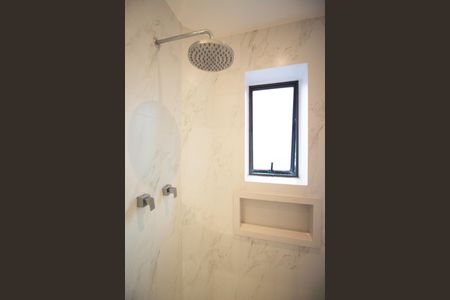 Apartamento para alugar com 290m², 3 quartos e 4 vagas Apartamento para alugar com 290m², 3 quartos e 4 vagasBanheiro 2 da Suíte 1