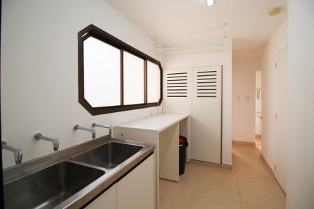 Apartamento para alugar com 290m², 3 quartos e 4 vagas Apartamento para alugar com 290m², 3 quartos e 4 vagasÁrea de Serviço