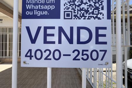 Casa à venda com 145m², 4 quartos e 2 vagas Casa à venda com 145m², 4 quartos e 2 vagasGHWC-746