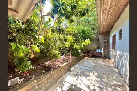 Casa à venda com 113m², 3 quartos e 2 vagas Casa à venda com 113m², 3 quartos e 2 vagasPátio