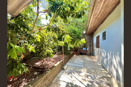 Casa à venda com 113m², 3 quartos e 2 vagas Casa à venda com 113m², 3 quartos e 2 vagasPátio